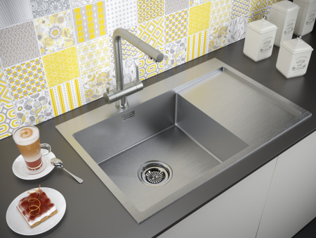 Смеситель для кухни Paulmark SKALEN Sk213020-BS на мойку нержавеющая сталь